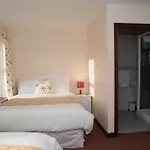 Diamond Lodgings *